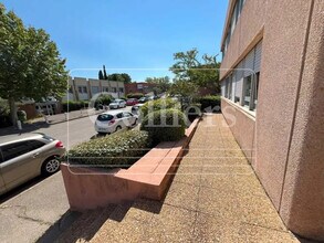 595 Route De La Seds, Vitrolles à louer Photo de l’immeuble– Image 2 sur 3