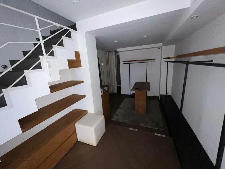 5 Rue Tony Allard, Cannes à louer - Photo de l’immeuble – Image 3 sur 8
