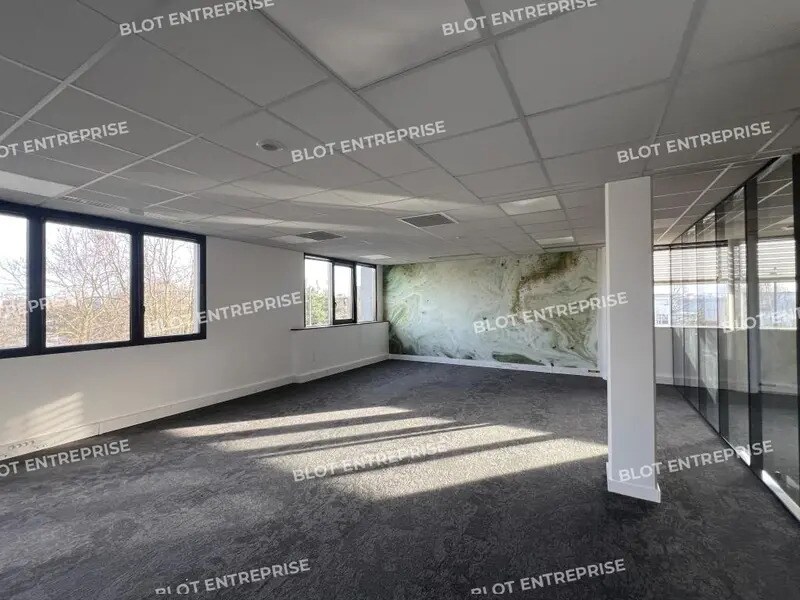 Bureau dans Rennes à louer Photo de l’immeuble– Image 1 sur 18
