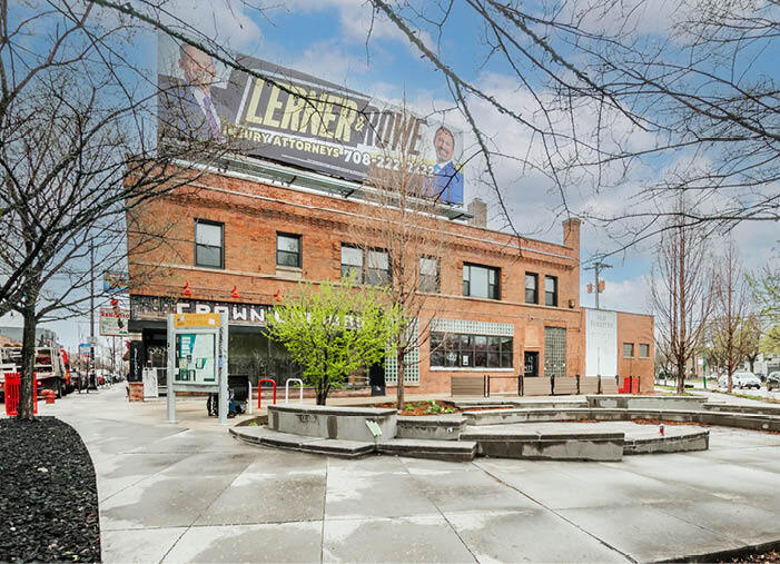 2821-2823 N Milwaukee Ave, Chicago, IL à louer Photo principale– Image 1 sur 7