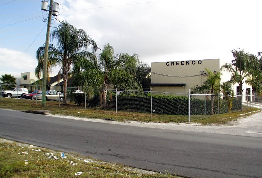 5688 W Crenshaw St, Tampa, FL à louer - Photo de l’immeuble – Image 3 sur 5