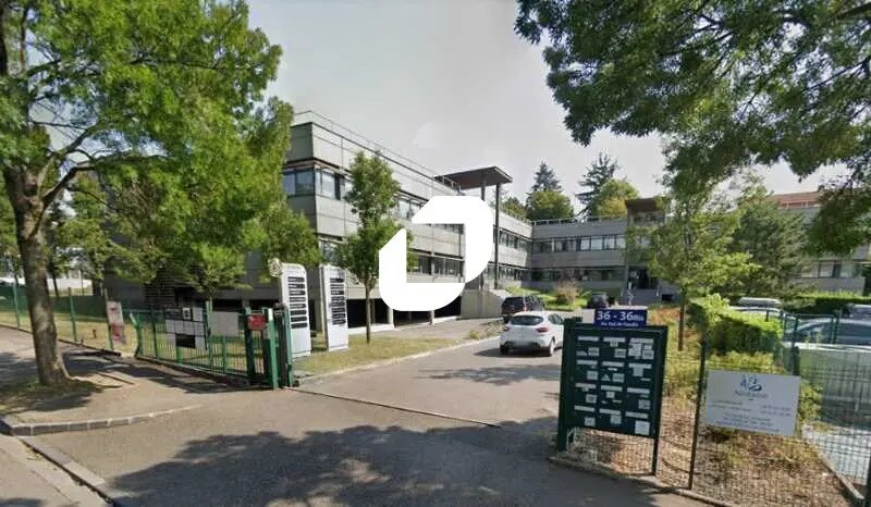 Bureau dans Sainte-Foy-lès-Lyon à louer - Photo de l’immeuble – Image 1 sur 9