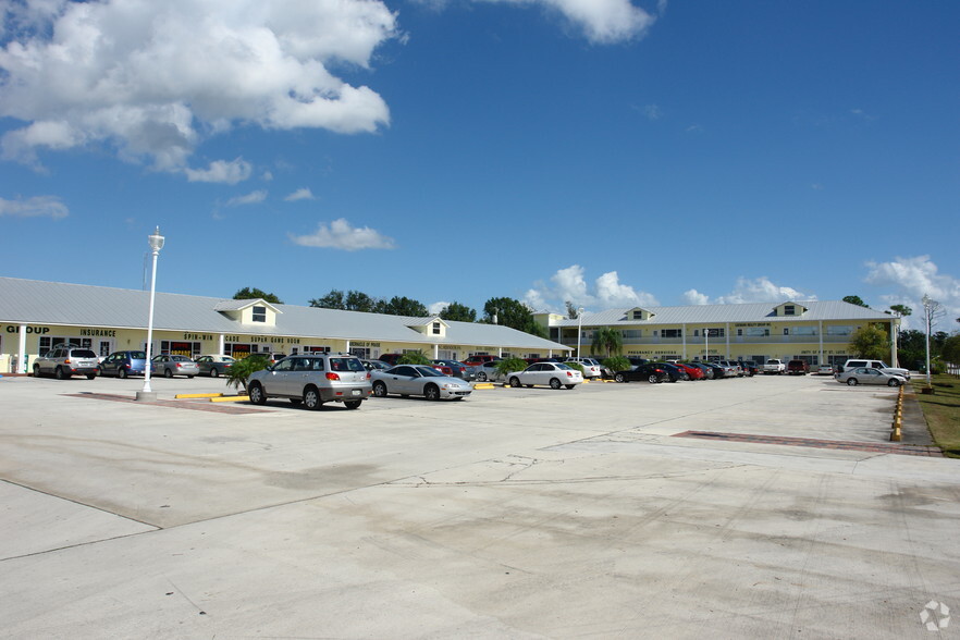 8402-8454 S Us-1 Hwy, Port Saint Lucie, FL à louer - Photo de l’immeuble – Image 3 sur 7