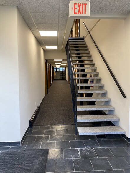 26789 Woodward Ave, Huntington Woods, MI à louer - Photo de l’immeuble – Image 2 sur 10