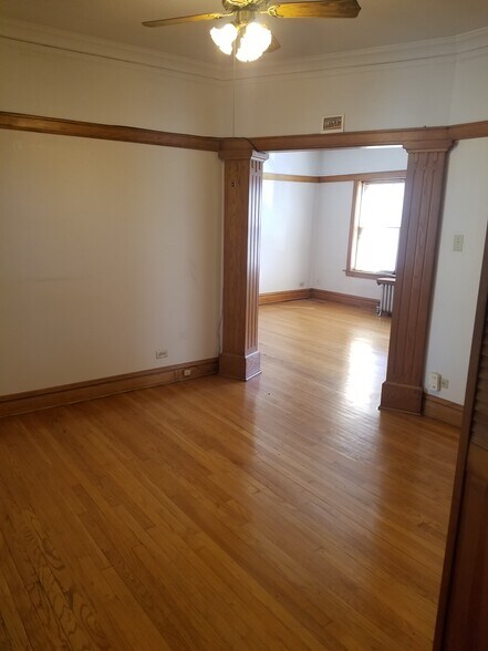 1942 Elmwood Ave, Berwyn, IL à vendre - Photo de l’immeuble – Image 3 sur 8