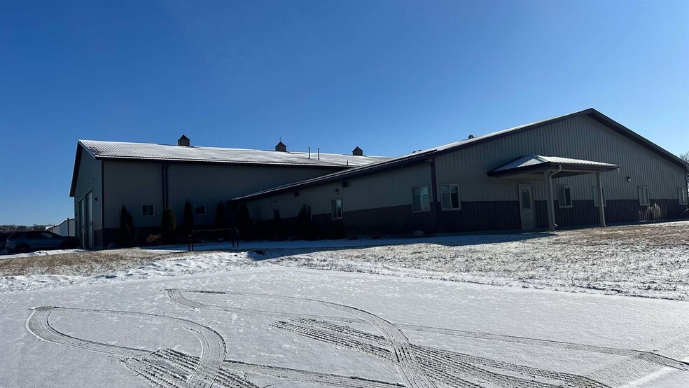 170 W Circle Dr, Saint Charles, MN à vendre - Photo de l’immeuble – Image 1 sur 24