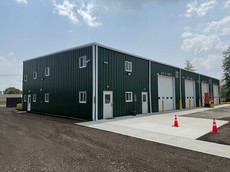2025 Refugee Rd, Columbus, OH à louer - Photo de l’immeuble – Image 1 sur 23