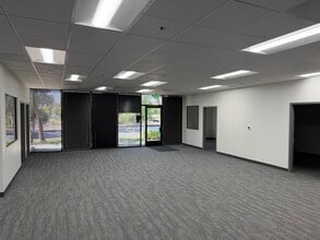 200-230 Railroad Ave, Milpitas, CA à louer Hall d’entrée– Image 2 sur 3