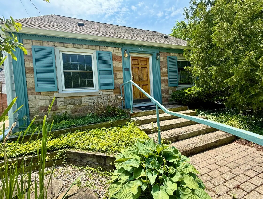 415 W Grand River Ave, East Lansing, MI à vendre Photo de l’immeuble– Image 1 sur 21