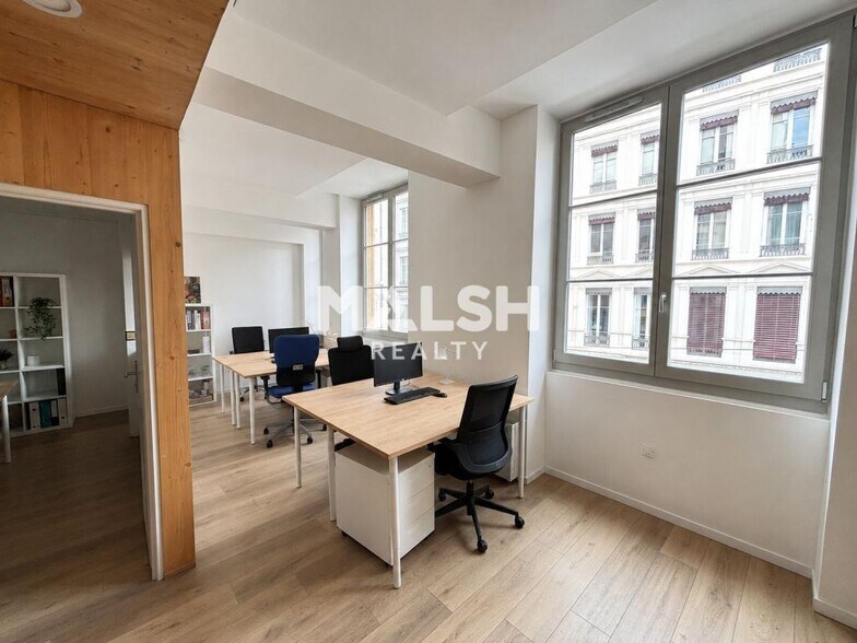Bureau dans Lyon à louer - Photo de l’immeuble – Image 2 sur 7