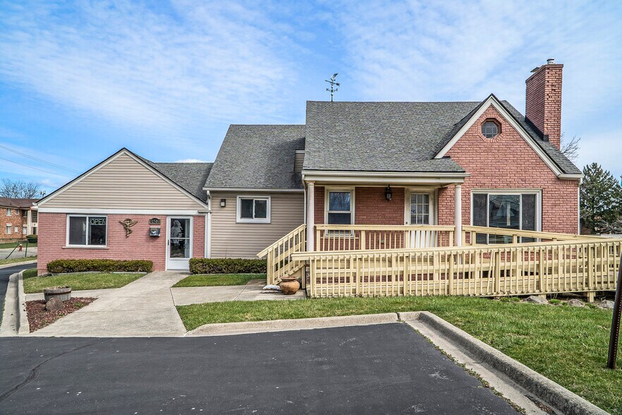 31500 Schoenherr Rd, Warren, MI à vendre - Photo de l’immeuble – Image 2 sur 22