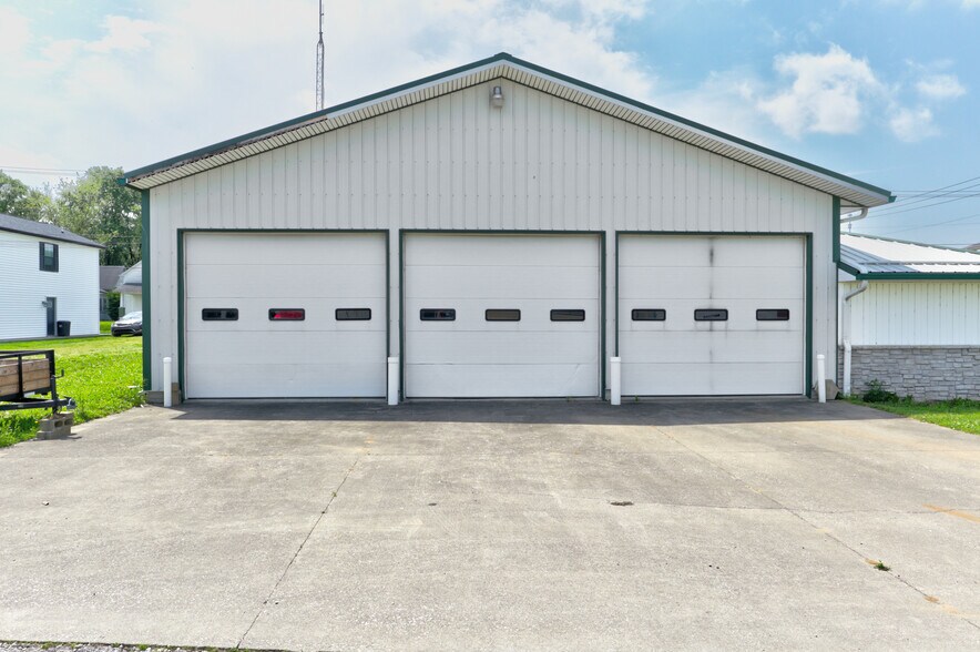 206 & 208 S Meridian St, Washington, IN à vendre - Photo de l’immeuble – Image 3 sur 24