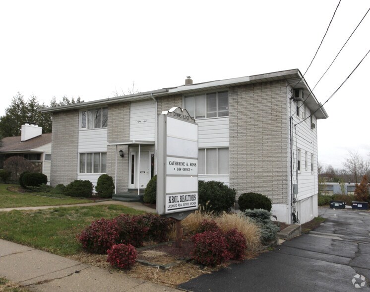 88 Lakedale Dr, Lawrenceville, NJ à louer - Photo de l’immeuble – Image 2 sur 11