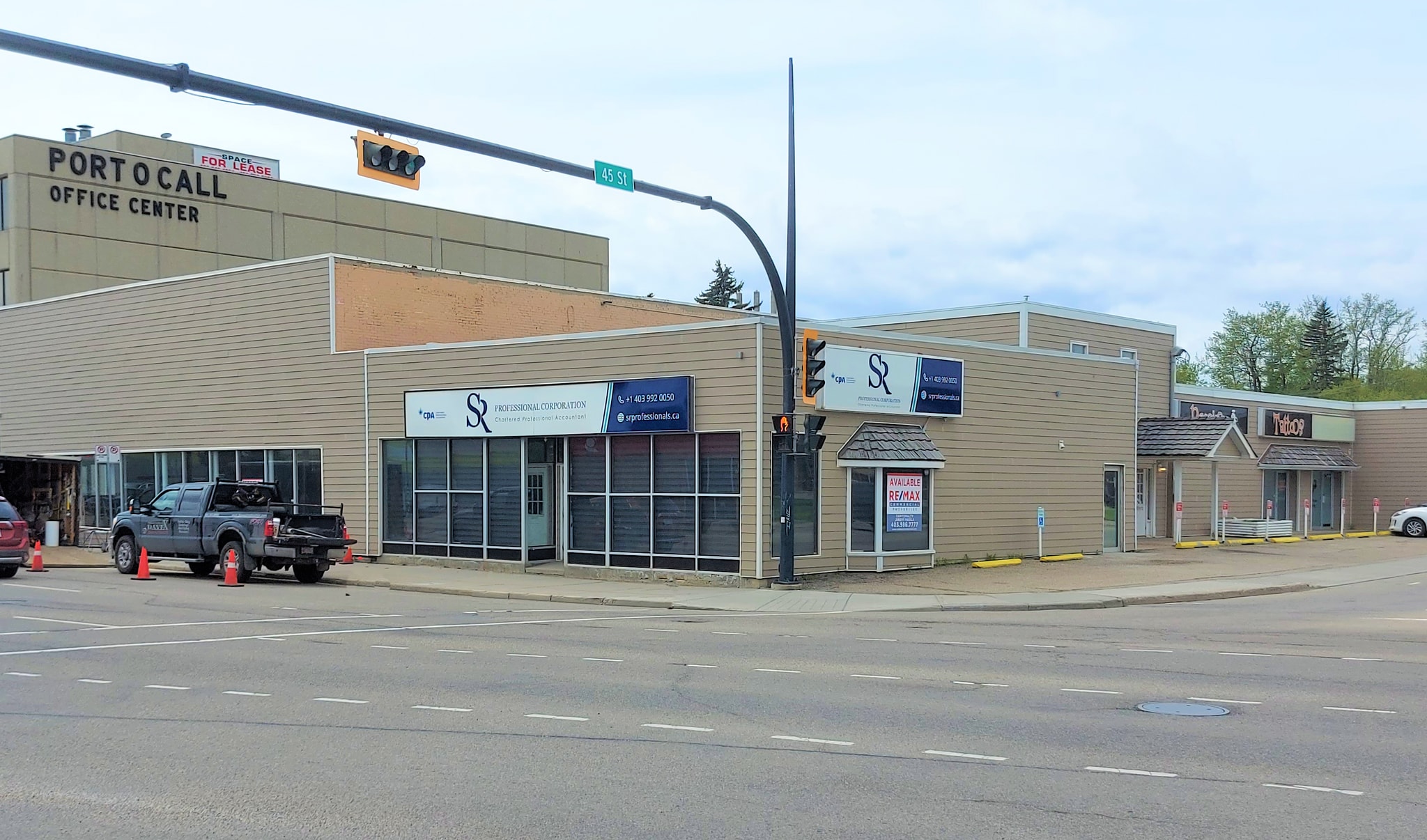 4418 50 Ave, Red Deer, AB à louer Photo intérieure– Image 1 sur 15