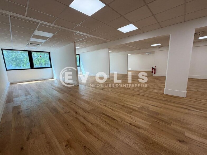 Bureau dans Ivry-sur-Seine à louer - Photo intérieure – Image 2 sur 8