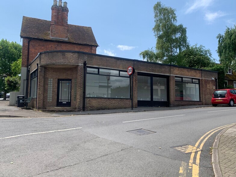 77A High St, Saffron Walden à louer - Photo de l’immeuble – Image 1 sur 5