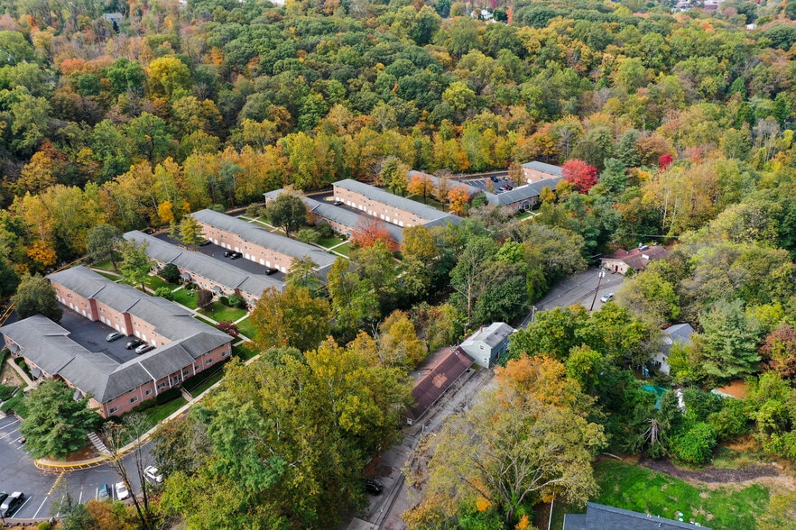 Dual-Site Vertical Cannabis Portfolio portefeuille de 2 biens à vendre sur LoopNet.fr - Aérien – Image 3 sur 33