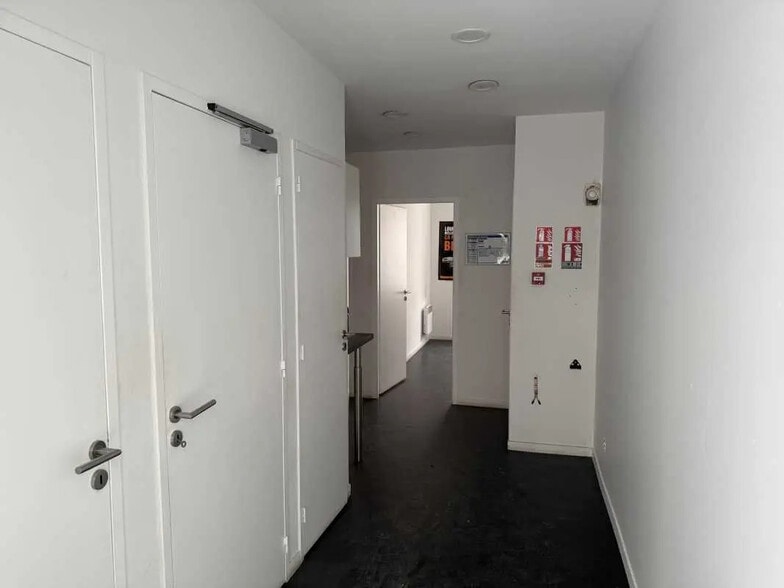 Local commercial dans Bordeaux à louer - Photo de l’immeuble – Image 3 sur 3