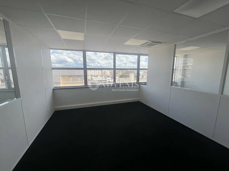 Bureau dans Alfortville à louer - Photo de l’immeuble – Image 2 sur 10