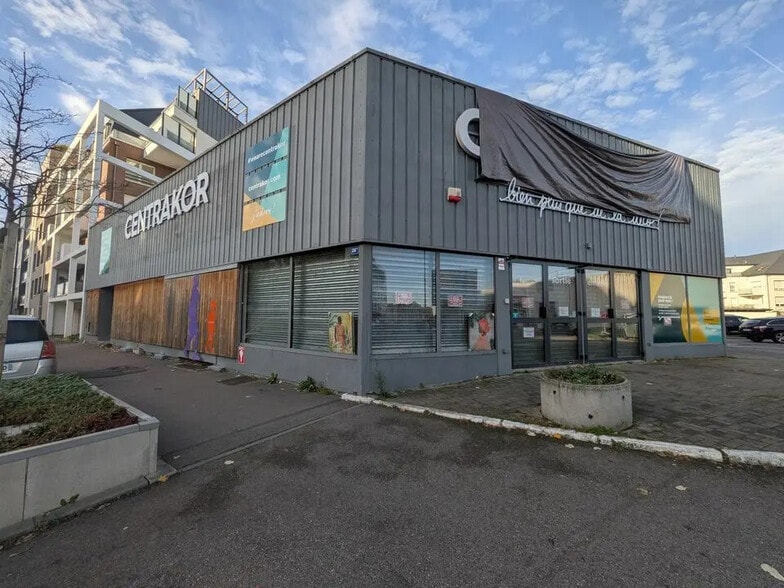 Local commercial dans Rouen à louer - Photo de l’immeuble – Image 3 sur 3