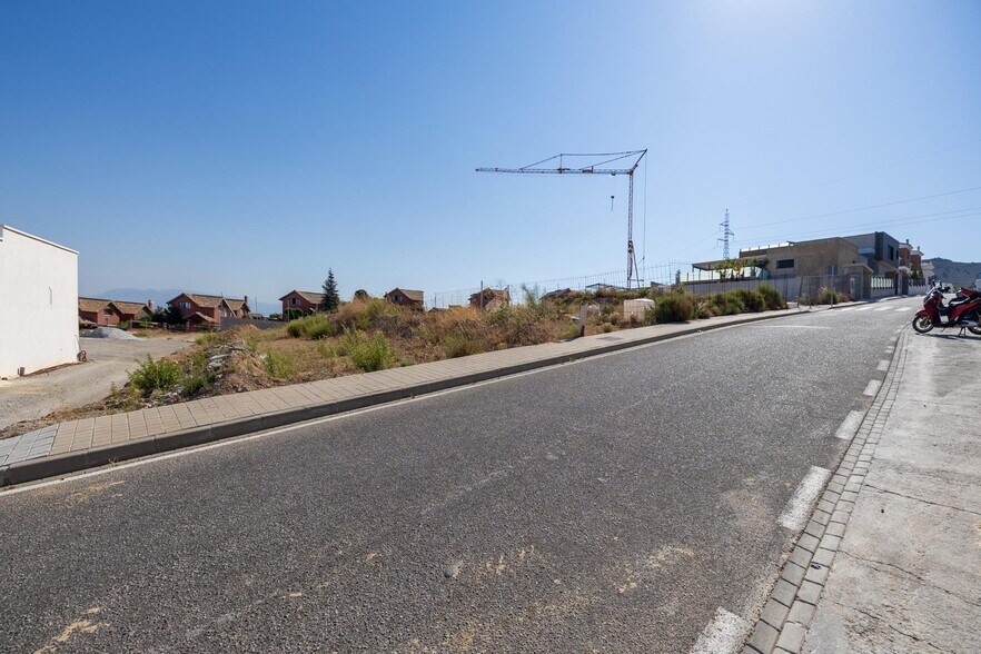Terrain dans Dílar à vendre - Photo de l’immeuble – Image 3 sur 21