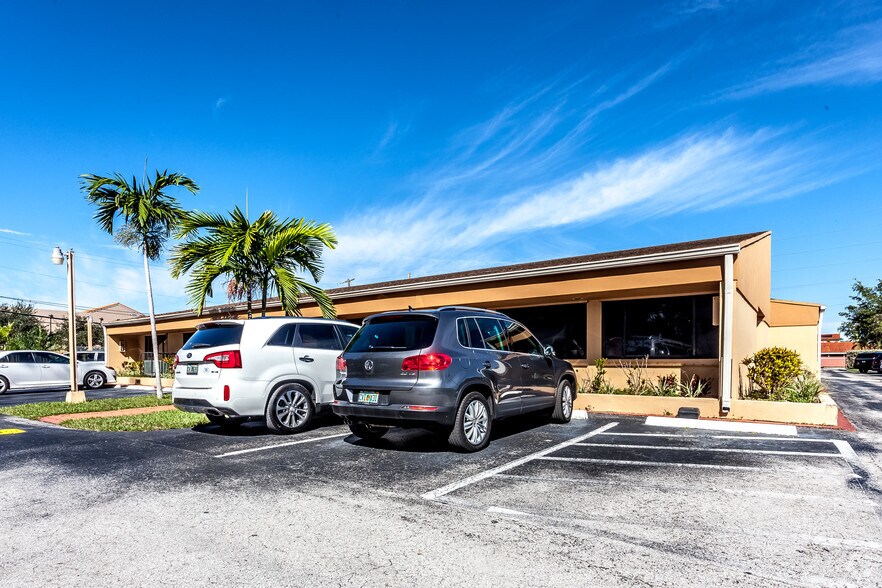 8552 W Flagler St, Miami, FL à vendre - Photo de l’immeuble – Image 2 sur 5