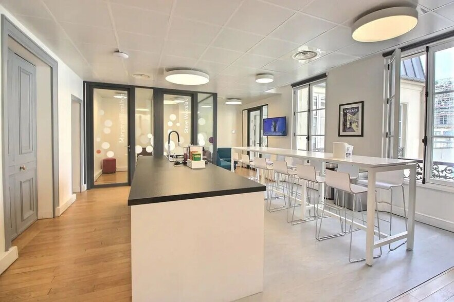 15 Rue Drouot, Paris à louer - Photo de l’immeuble – Image 2 sur 8