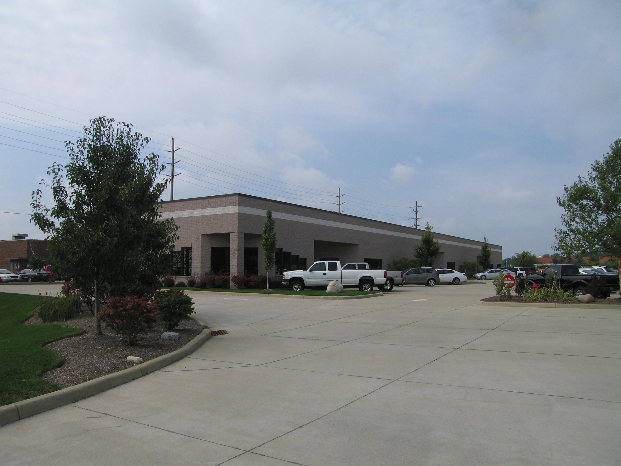 8613-8623 Tyler Blvd, Mentor, OH à louer Photo intérieure– Image 1 sur 2