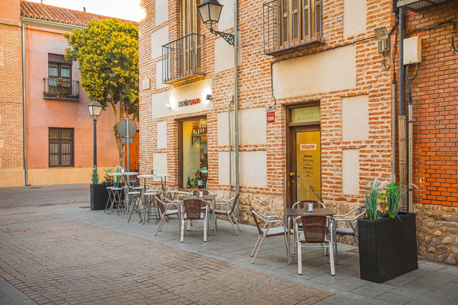 Local commercial dans Alcalá de Henares, Madrid à louer Plan d’étage– Image 1 sur 16