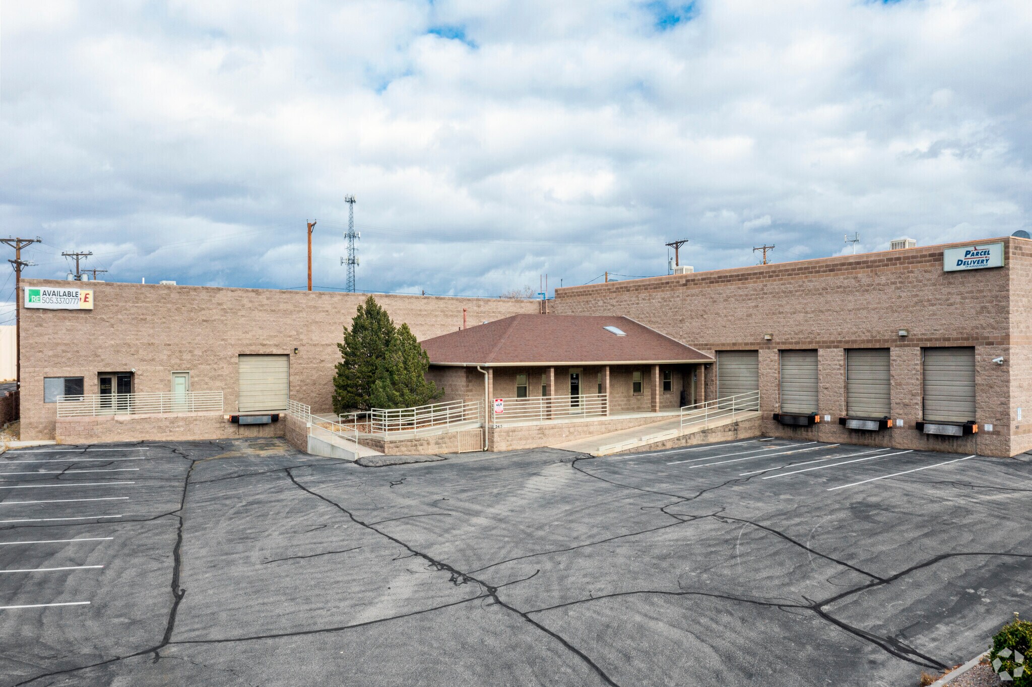 2415 Alamo Ave SE, Albuquerque, NM à louer Photo principale– Image 1 sur 21