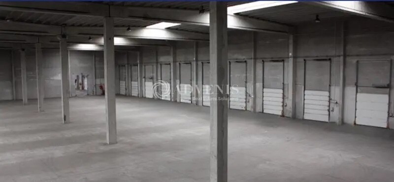 Industriel/Logistique dans Roncq à vendre - Photo de l’immeuble – Image 3 sur 4