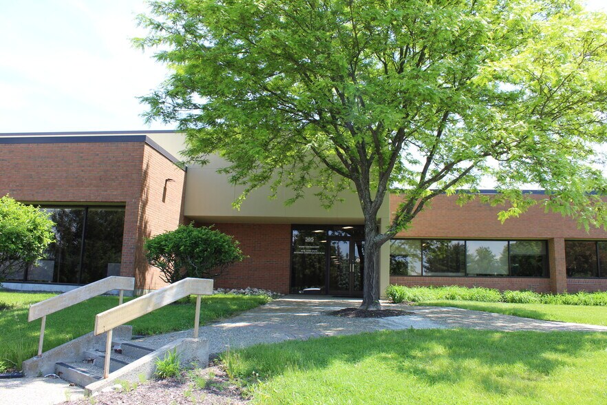385 Jordan Rd, Troy, NY à louer - Photo de l’immeuble – Image 2 sur 10