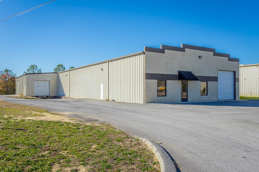 154 Hunt Dr, Rossville, GA à louer - Photo de l’immeuble – Image 2 sur 15