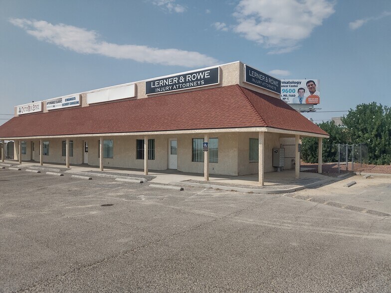 2220 Nevada West Blvd, Pahrump, NV à louer - Photo principale – Image 1 sur 3