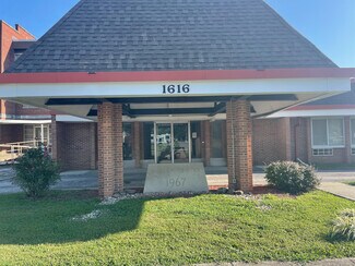 Plus de détails pour 1616 Cedar St, Lawrenceville, IL - Santé à vendre