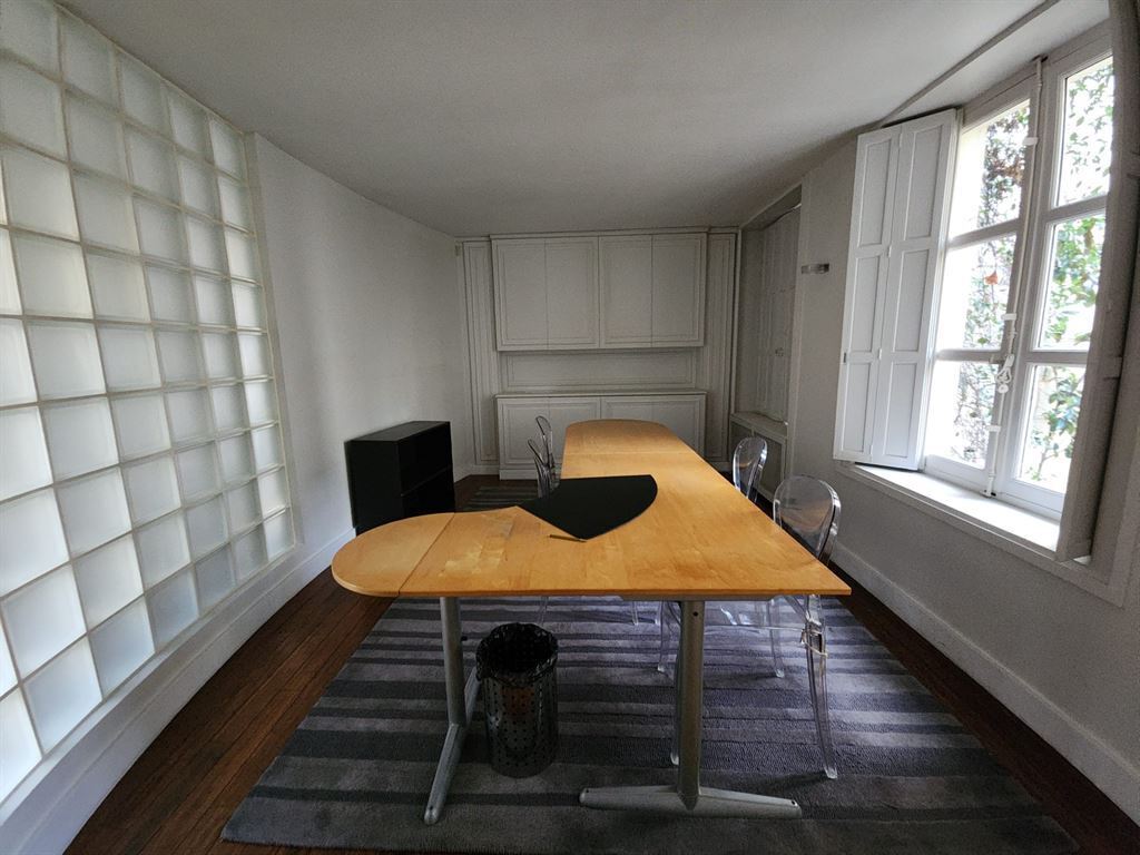 Bureau dans Paris à louer Photo de l’immeuble– Image 1 sur 9
