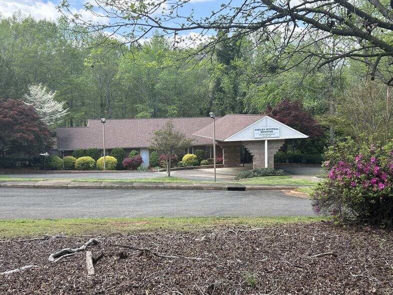 1413 N Lafayette St, Shelby, NC à vendre - Photo de l’immeuble – Image 1 sur 10