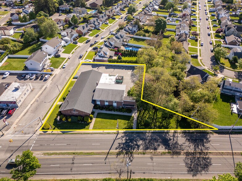 343 Jerusalem Ave, Hicksville, NY à vendre - Photo de l’immeuble – Image 3 sur 45