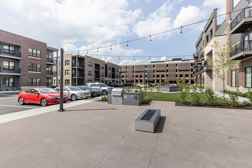 8723 South St, Fishers, IN à louer - Photo de l’immeuble – Image 1 sur 12