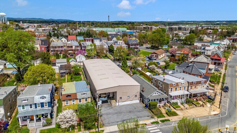 329 E 2nd St, Frederick, MD à louer - Photo de l’immeuble – Image 1 sur 53