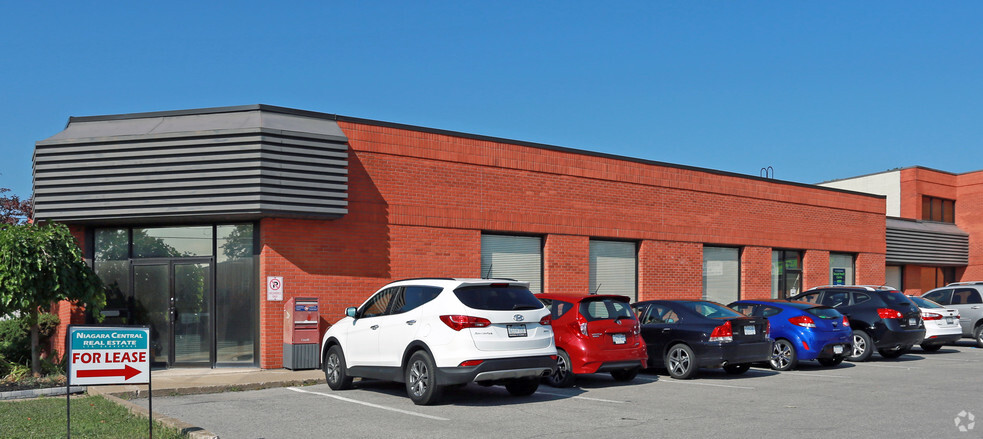 204-277 Welland Ave, St Catharines, ON à louer - Photo principale – Image 1 sur 4