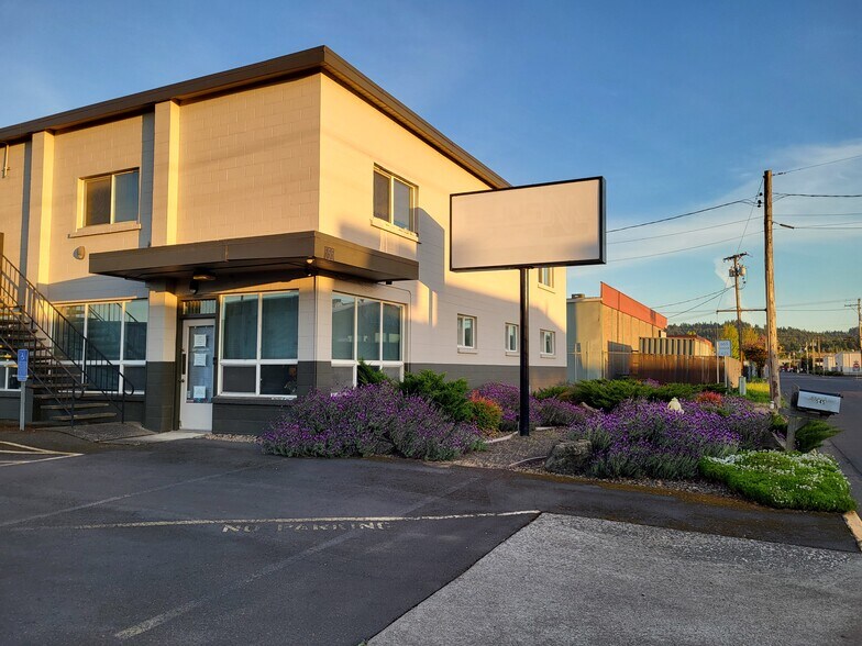 555 Conger St, Eugene, OR à vendre - Photo de l’immeuble – Image 2 sur 19