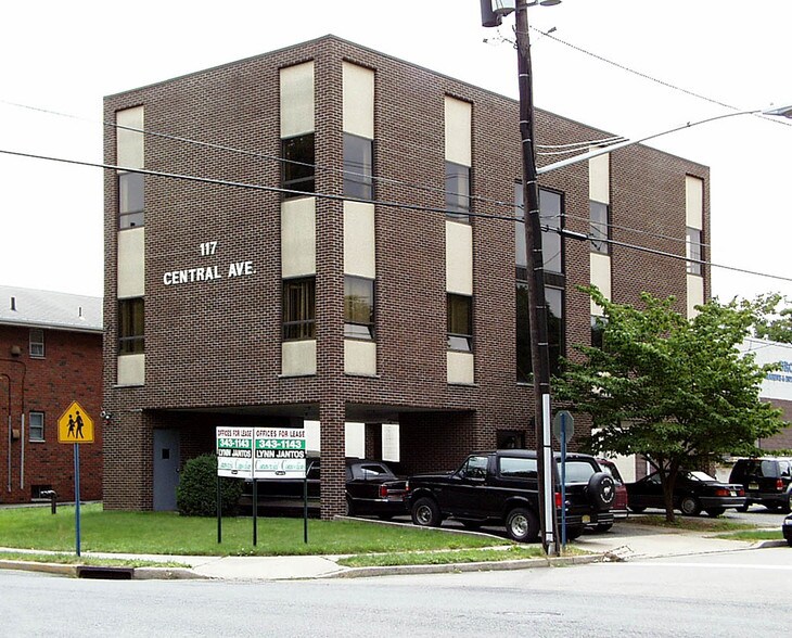 117 Central Ave, Hackensack, NJ à vendre - Photo de l’immeuble – Image 2 sur 16