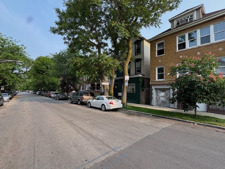 2702 W 24th St, Chicago, IL à vendre - Photo de l’immeuble – Image 1 sur 15