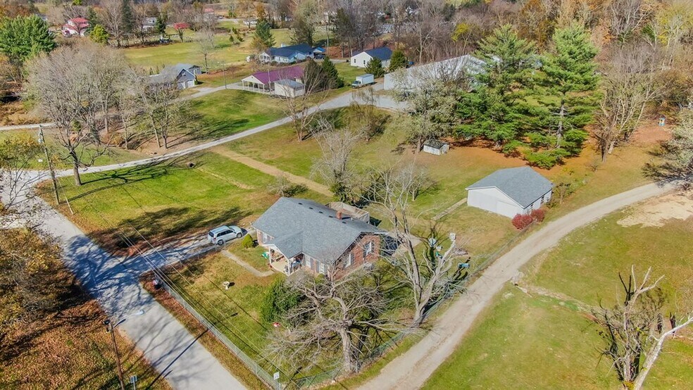 264 Saint Catherine St, New Haven, KY à vendre - Photo de l’immeuble – Image 2 sur 9