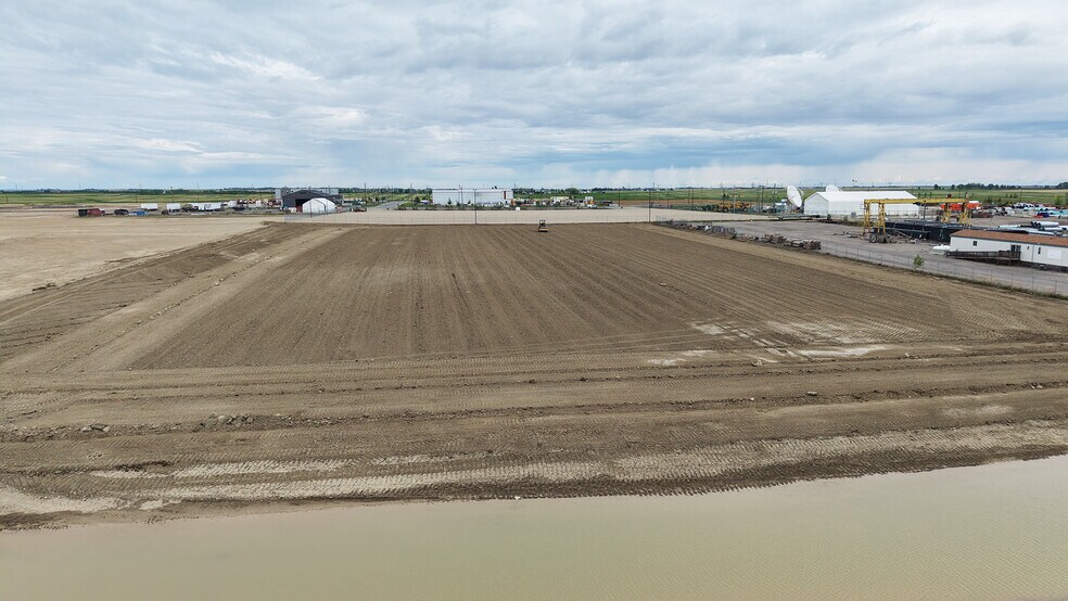 40 Fulton Rd, Rocky View County, AB à louer - Photo de l’immeuble – Image 3 sur 3