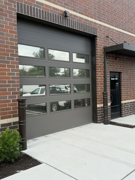 2300 Campus Ln, East Norriton, PA à louer - Photo de l’immeuble – Image 3 sur 6