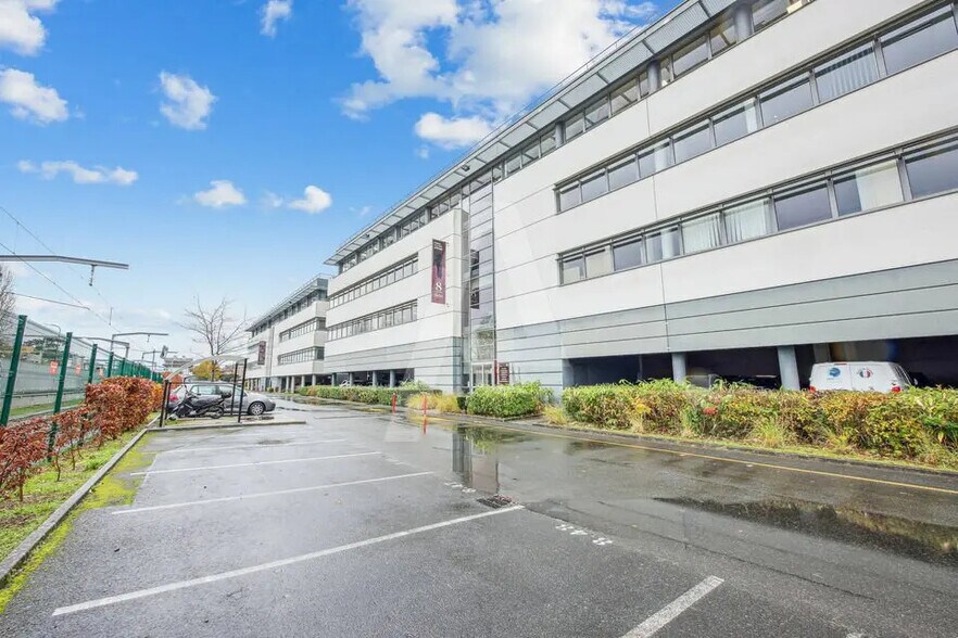 Bureau dans Orsay à louer - Photo de l’immeuble – Image 2 sur 12