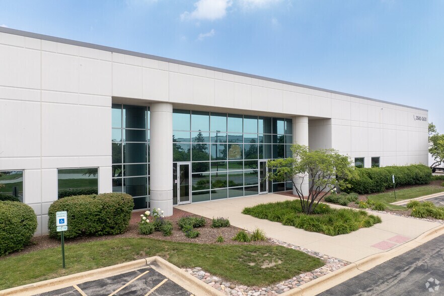 3540-3630 Amhurst Pky, Waukegan, IL à louer - Photo de l’immeuble – Image 2 sur 11