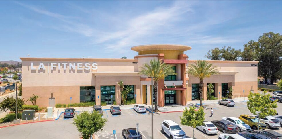 18550 Dexter Ave, Lake Elsinore, CA à vendre - Photo de l’immeuble – Image 2 sur 5